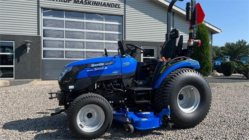 Solis 26 HST Hydrostat Turf hjul og klipperbord - Tracteur communal: photos 2 Solis 26 HST Hydrostat Turf hjul og klipperbord - Tracteur communal: photos 2