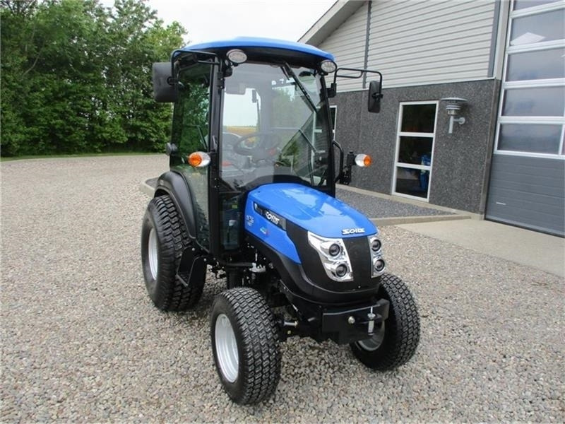 Tracteur agricole Solis 26 HST med kabine og turf hjul: photos 13 Tracteur agricole Solis 26 HST med kabine og turf hjul: photos 13