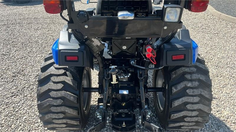 Solis H26 HST Hydrostat. Industrihjul - Tracteur communal: photos 4 Solis H26 HST Hydrostat. Industrihjul - Tracteur communal: photos 4