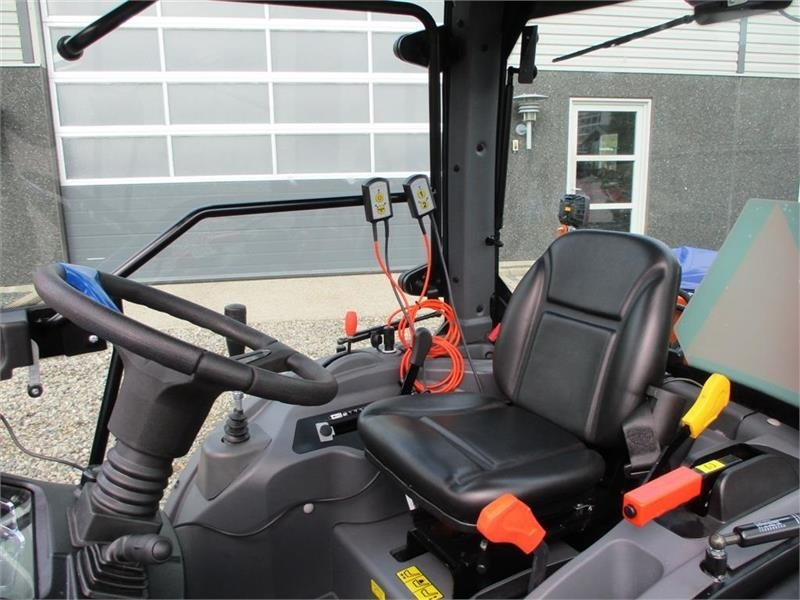 Solis H26 HST SNOW EDITION med frontlift, front PTO, Var - Tracteur communal: photos 3 Solis H26 HST SNOW EDITION med frontlift, front PTO, Var - Tracteur communal: photos 3