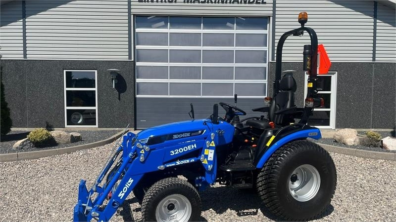 Solis H26 HST Turfdæk og Frontlæsser - Tracteur communal: photos 1 Solis H26 HST Turfdæk og Frontlæsser - Tracteur communal: photos 1