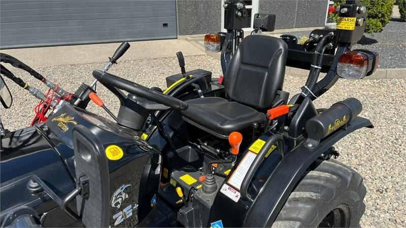 Tracteur communal Solis S26 6+2 gearmaskine Limited Edition i sort med bre: photos 6