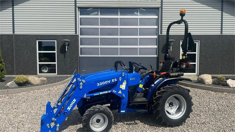 Solis S26 6+2 gearmaskine med Fuldhydraulisk frontlæsser - Tracteur communal: photos 1 Solis S26 6+2 gearmaskine med Fuldhydraulisk frontlæsser - Tracteur communal: photos 1