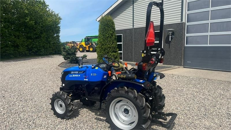 Solis S26 6+2 gearmaskine med servostyring - Tracteur agricole: photos 3 Solis S26 6+2 gearmaskine med servostyring - Tracteur agricole: photos 3