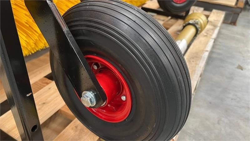 Thyregod TK 1600 PTO, med hydraulisk sving. - Brosse: photos 3 Thyregod TK 1600 PTO, med hydraulisk sving. - Brosse: photos 3