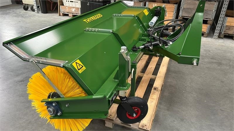 Thyregod TK 2800 med nylon børster og hydraulisk sving. bre - Brosse: photos 2 Thyregod TK 2800 med nylon børster og hydraulisk sving. bre - Brosse: photos 2