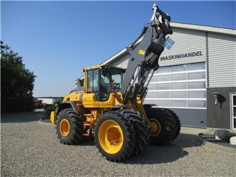 Volvo Tvillingehjul som passer til AGRI 750/65R26 - Chargeuse sur pneus: photos 1 Volvo Tvillingehjul som passer til AGRI 750/65R26 - Chargeuse sur pneus: photos 1