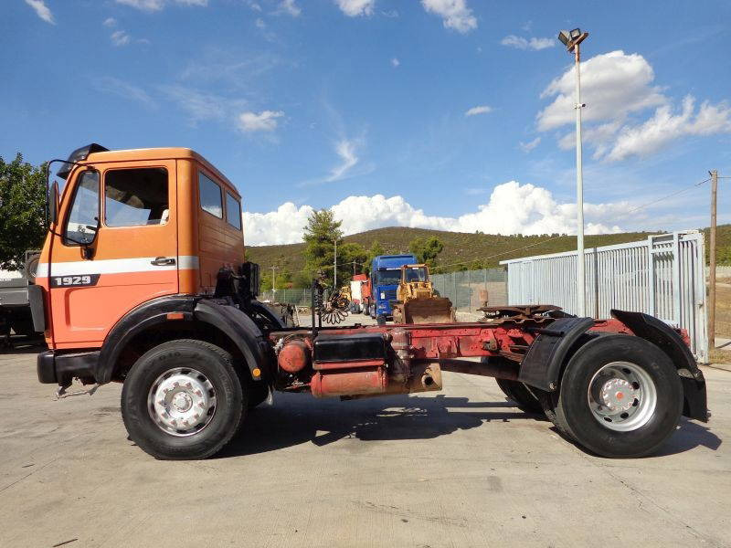 Mercedes-Benz NG Mercedes Benz 1929K 4X2 - Tracteur routier: photos 3 Mercedes-Benz NG Mercedes Benz 1929K 4X2 - Tracteur routier: photos 3