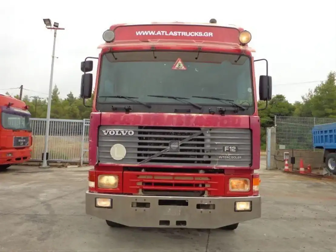 Volvo F 12.400 Volvo F12 6X2 405Hp -TD123ES - Châssis cabine: photos 4 Volvo F 12.400 Volvo F12 6X2 405Hp -TD123ES - Châssis cabine: photos 4