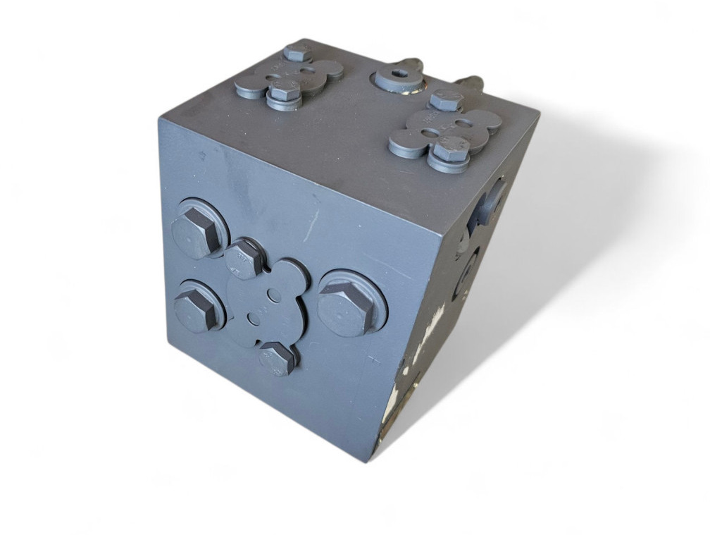 Case ND136679 - 4-9540000178 - Valve hydraulique pour Engins de chantier: photos 3 Case ND136679 - 4-9540000178 - Valve hydraulique pour Engins de chantier: photos 3