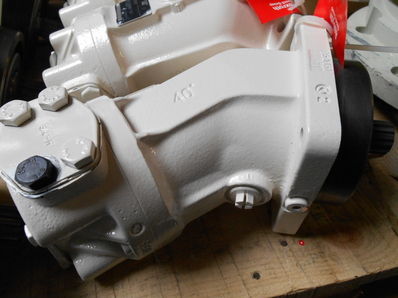 Caterpillar 1552951 - 5338219 - Moteur hydraulique pour Machine agricole: photos 4 Caterpillar 1552951 - 5338219 - Moteur hydraulique pour Machine agricole: photos 4