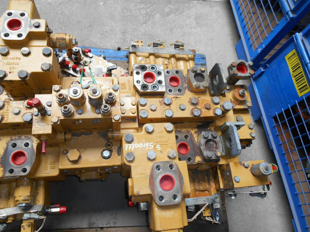 Valve hydraulique pour Engins de chantier Caterpillar 1644196: photos 8