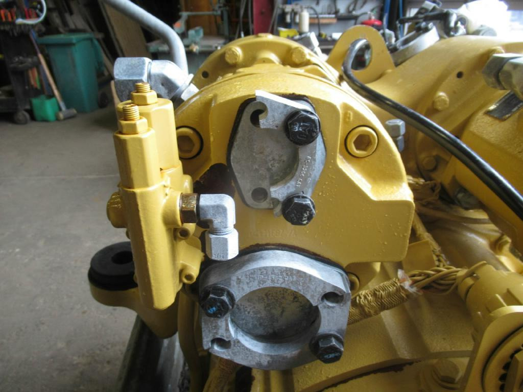 Caterpillar 2402647 - Pompe hydraulique pour Engins de chantier: photos 3 Caterpillar 2402647 - Pompe hydraulique pour Engins de chantier: photos 3