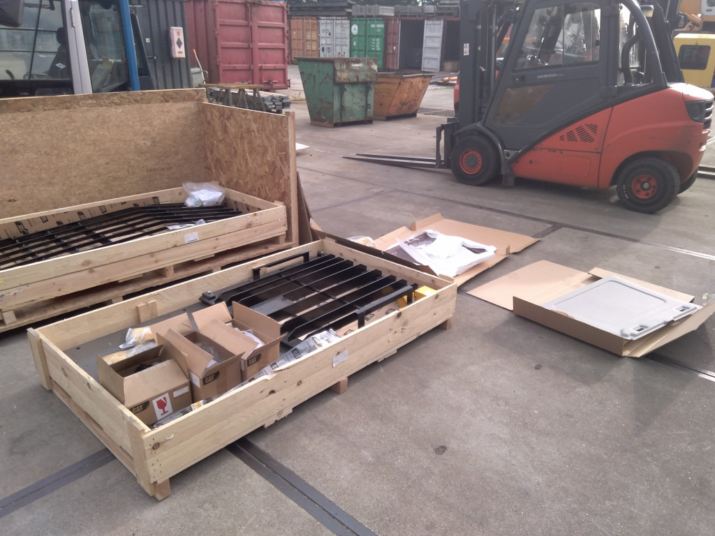 Caterpillar 4847816 - Carrosserie et extérieur pour Engins de chantier: photos 1 Caterpillar 4847816 - Carrosserie et extérieur pour Engins de chantier: photos 1