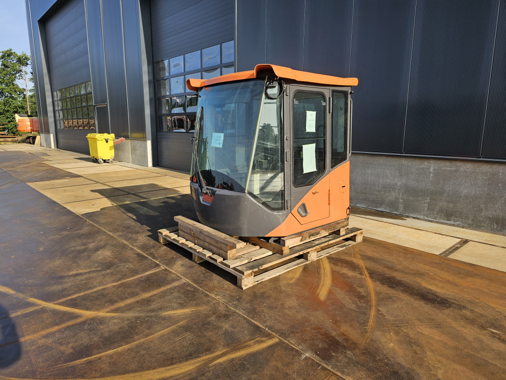 Doosan 220101-00229T - 220101-00229W - Cabine pour Engins de chantier: photos 1 Doosan 220101-00229T - 220101-00229W - Cabine pour Engins de chantier: photos 1