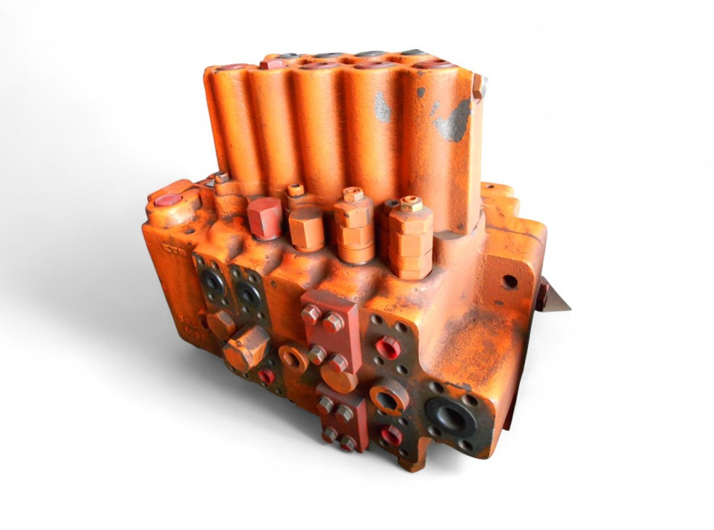 Hitachi 4221837 - 4178811 - Valve hydraulique pour Engins de chantier: photos 2 Hitachi 4221837 - 4178811 - Valve hydraulique pour Engins de chantier: photos 2