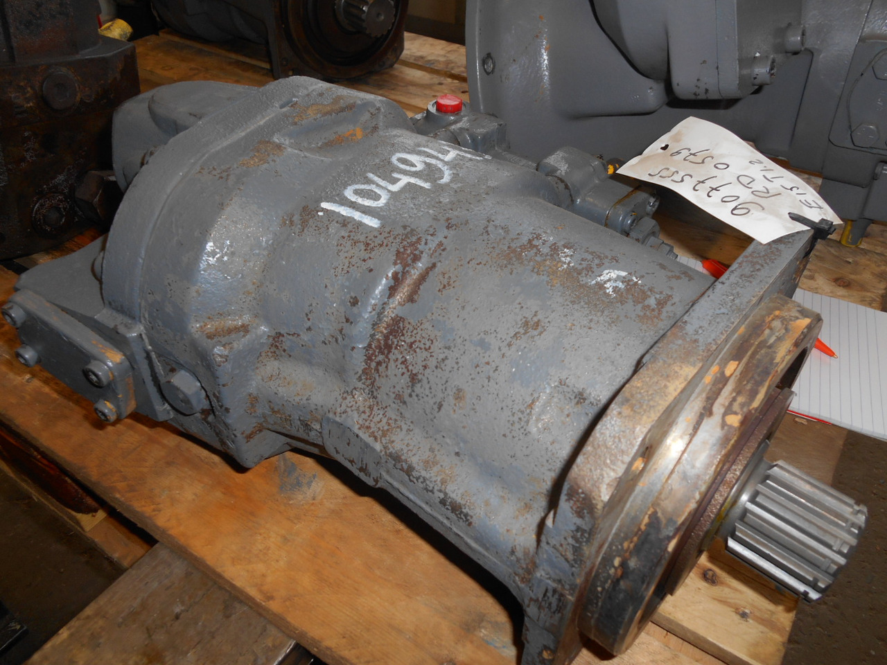 Hitachi 9077555 - - Pompe hydraulique pour Engins de chantier: photos 2 Hitachi 9077555 - - Pompe hydraulique pour Engins de chantier: photos 2