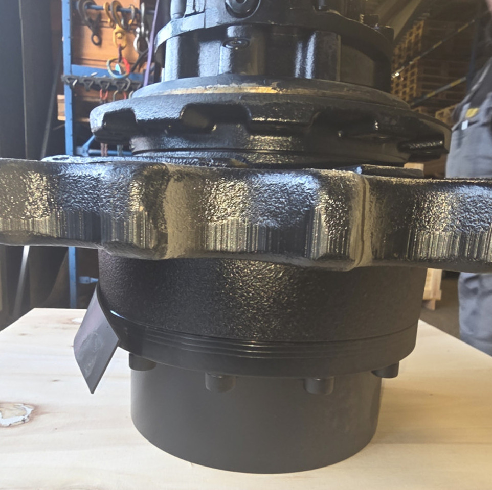 Hitachi YD60000921 - 4723150 - Moteur de translation pour Engins de chantier: photos 5 Hitachi YD60000921 - 4723150 - Moteur de translation pour Engins de chantier: photos 5