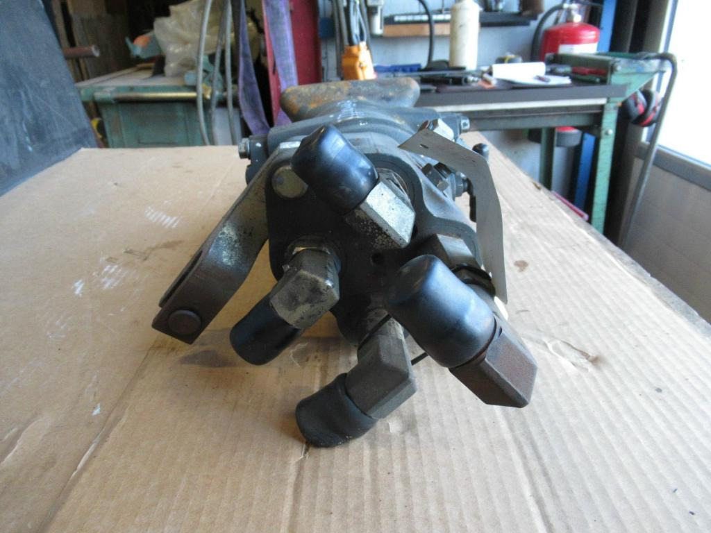 Komatsu PC210LC-8 - - Hydraulique pour Engins de chantier: photos 4 Komatsu PC210LC-8 - - Hydraulique pour Engins de chantier: photos 4