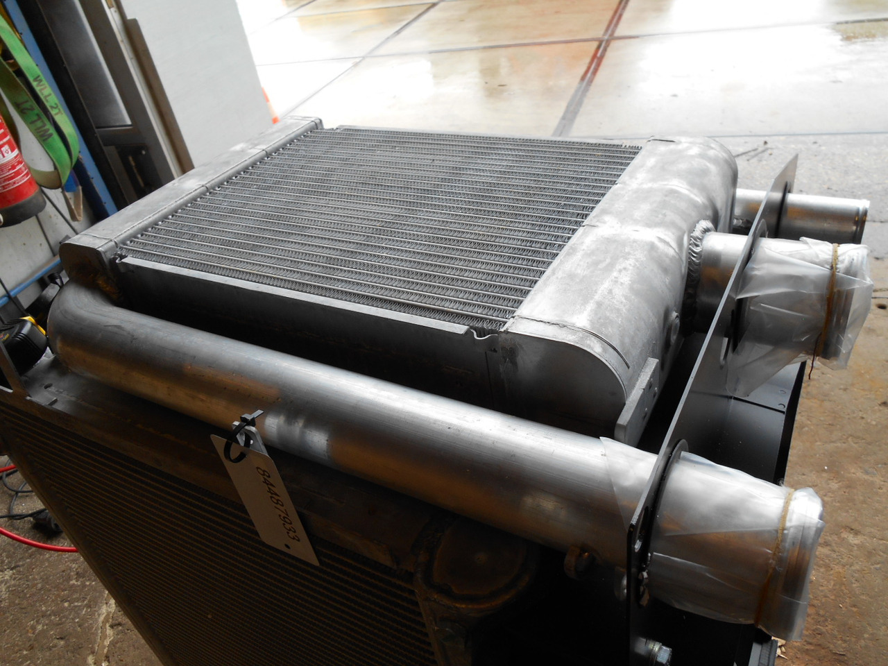 New Holland 84487933 - 87593096 - Système de refroidissement pour Engins de chantier: photos 2 New Holland 84487933 - 87593096 - Système de refroidissement pour Engins de chantier: photos 2