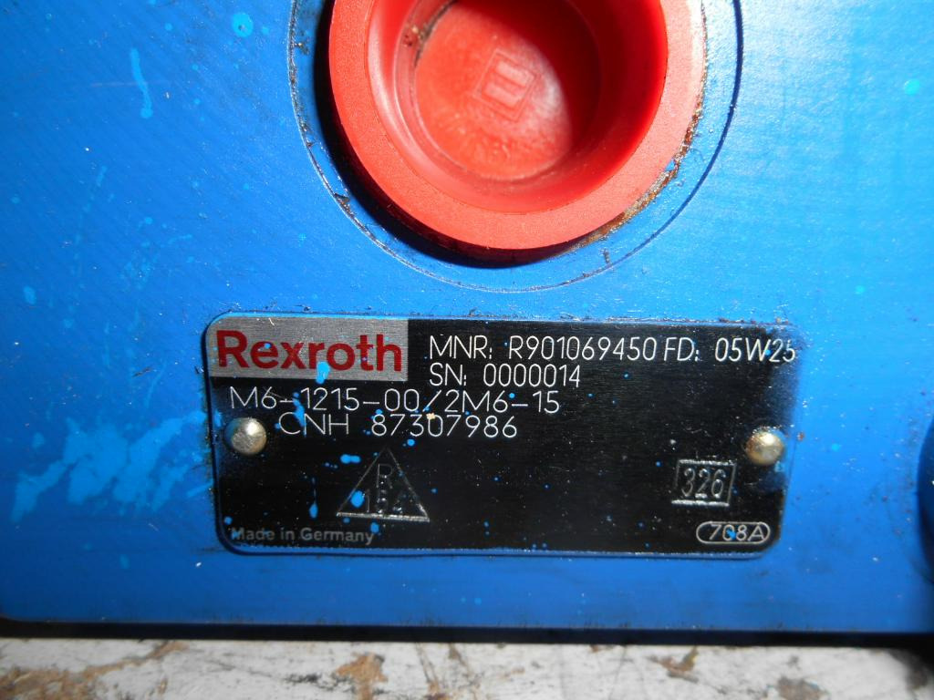 New Holland 87307986 - 87411112 - Valve hydraulique pour Engins de chantier: photos 1 New Holland 87307986 - 87411112 - Valve hydraulique pour Engins de chantier: photos 1