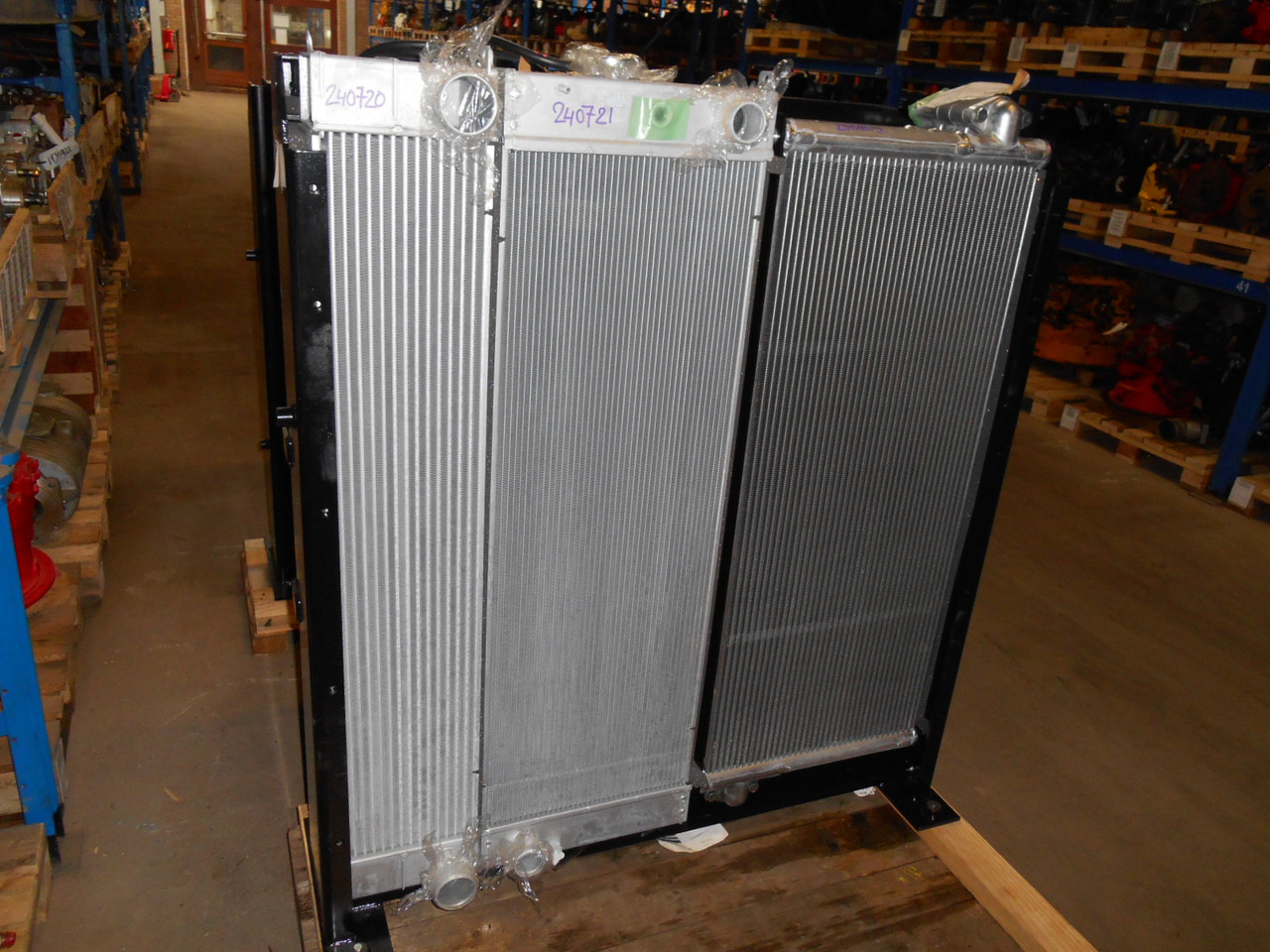 New Holland LC05P00043S003 - Intercooler pour Engins de chantier: photos 4 New Holland LC05P00043S003 - Intercooler pour Engins de chantier: photos 4