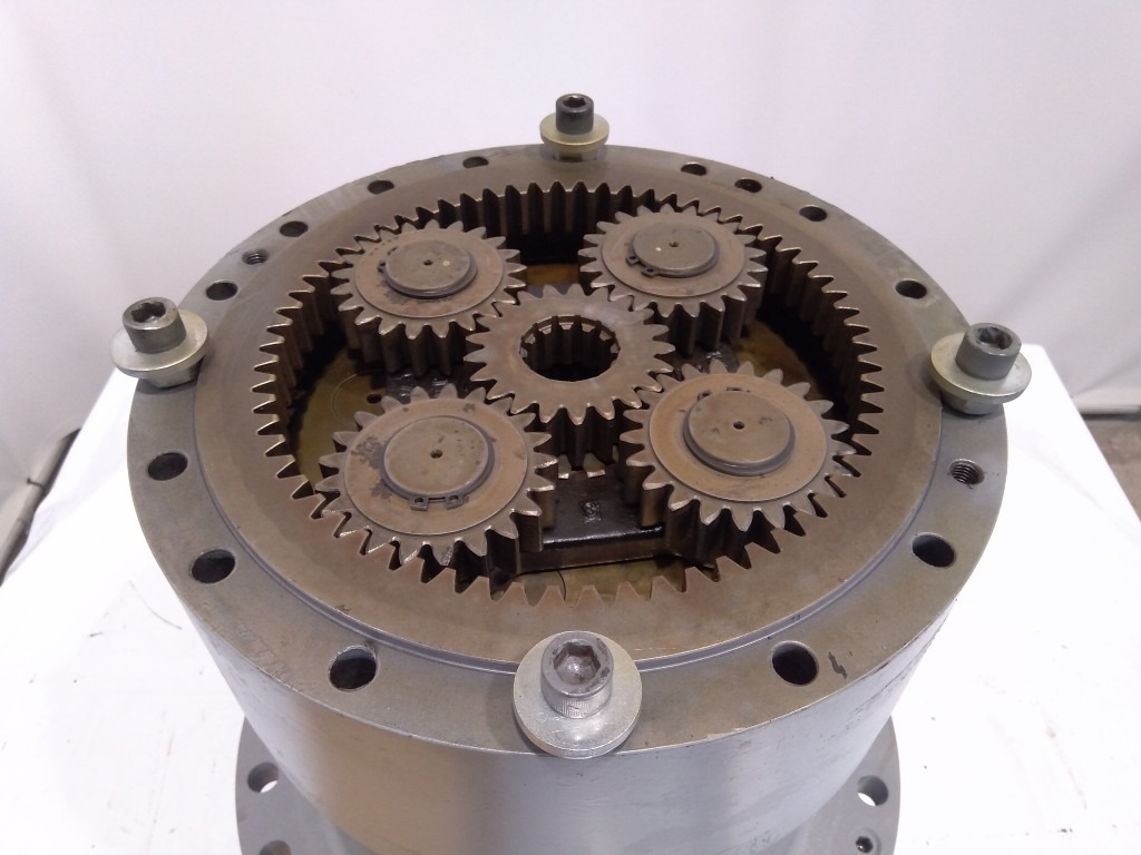 New Holland LS32W00006F1 - 72216687 - Moteur de rotation pour Machine agricole: photos 2 New Holland LS32W00006F1 - 72216687 - Moteur de rotation pour Machine agricole: photos 2