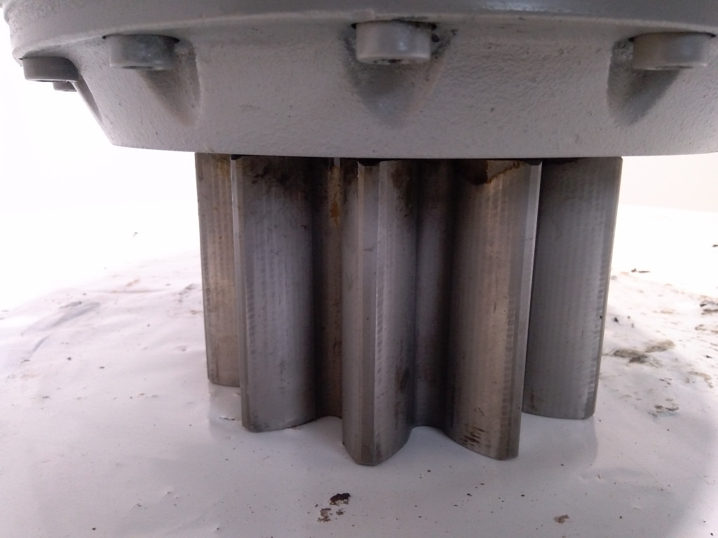 New Holland LS32W00006F1 - LS32W00007F1 - Moteur de rotation pour Machine agricole: photos 3 New Holland LS32W00006F1 - LS32W00007F1 - Moteur de rotation pour Machine agricole: photos 3