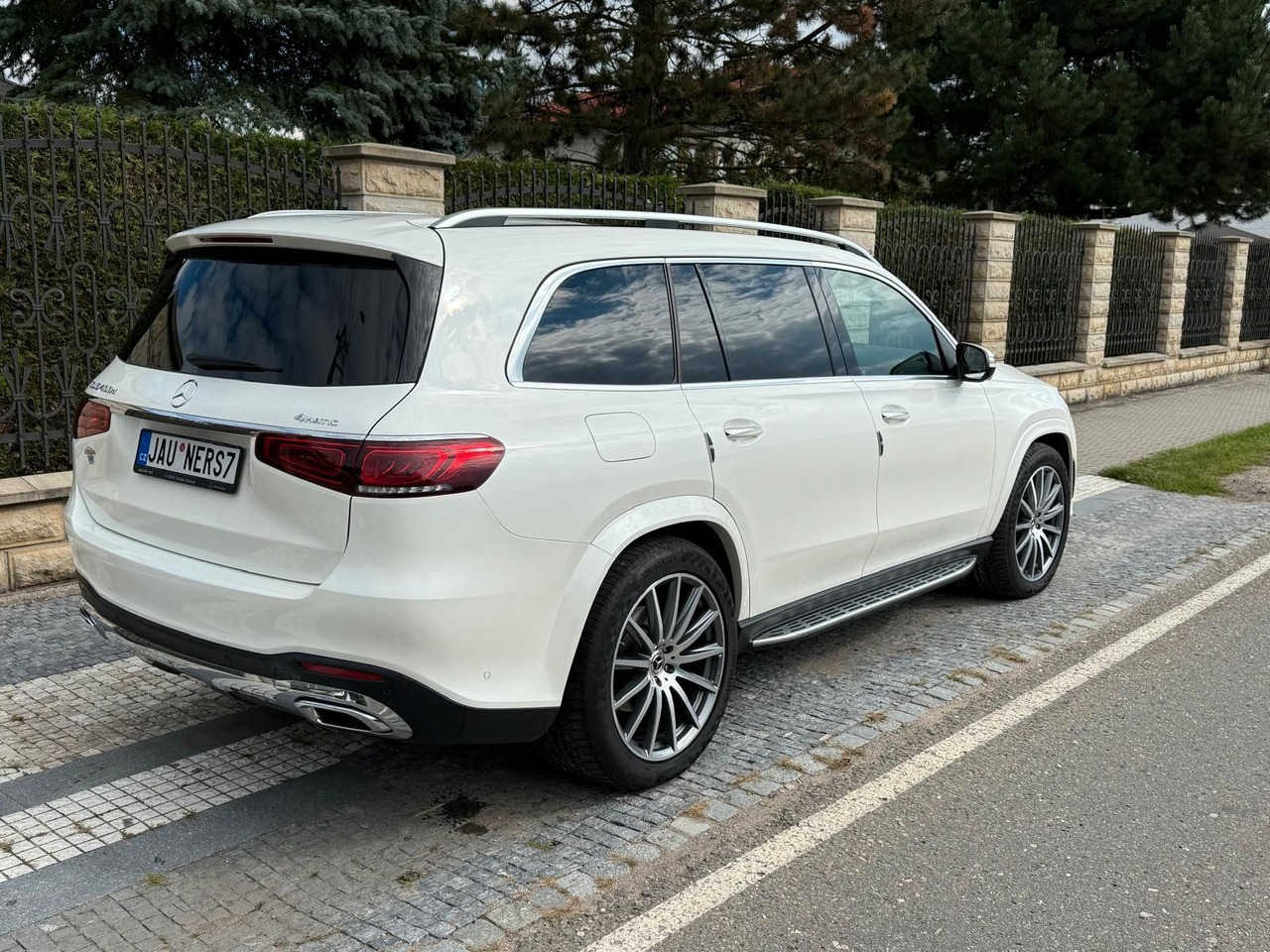 Mercedes-Benz GLS 400 d 4Matic - SUV: photos 3 Mercedes-Benz GLS 400 d 4Matic - SUV: photos 3