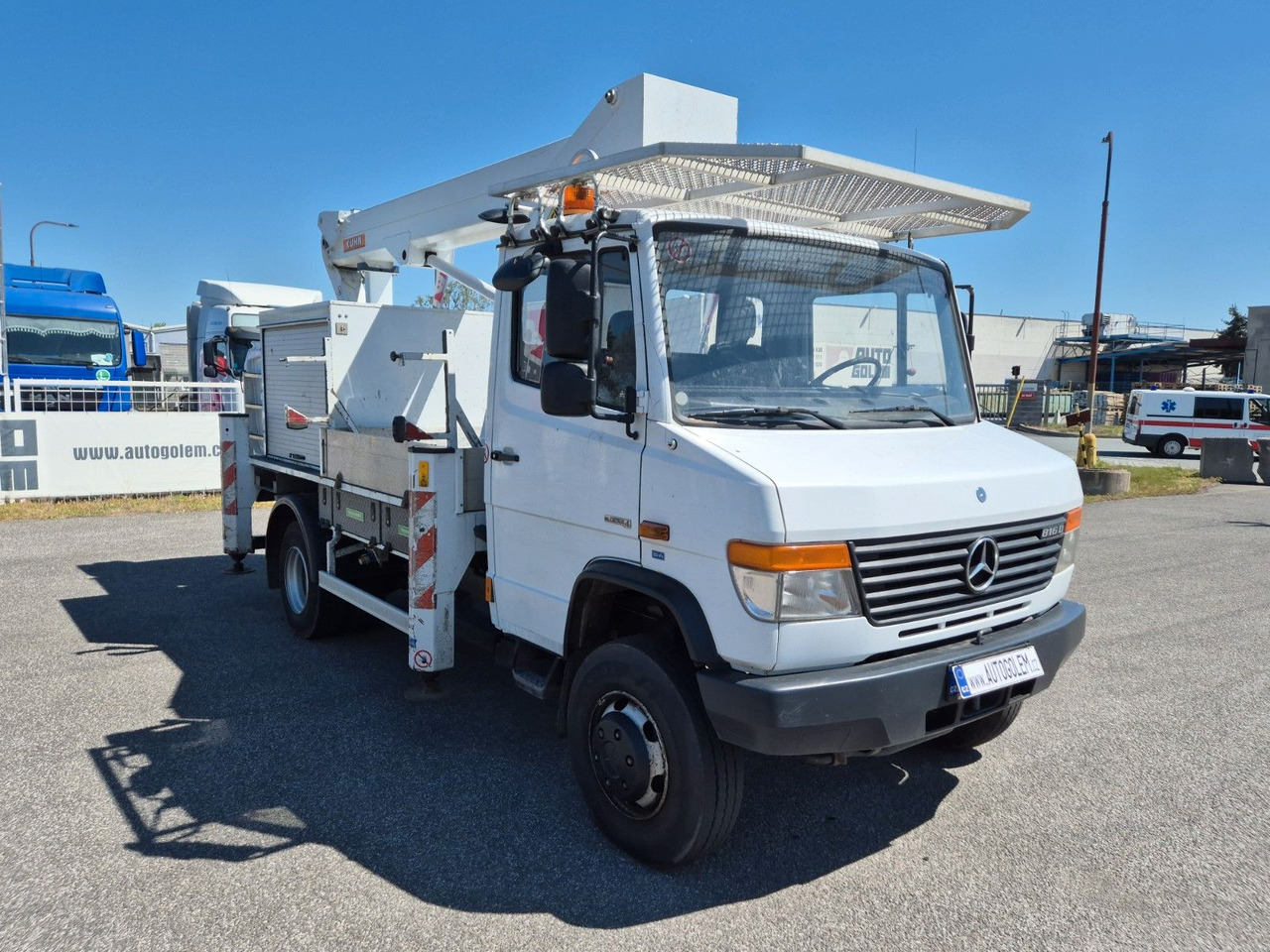 Palfinger TKA 16 - Mercedes-Benz Vario 816 D - Camion avec nacelle: photos 2 Palfinger TKA 16 - Mercedes-Benz Vario 816 D - Camion avec nacelle: photos 2