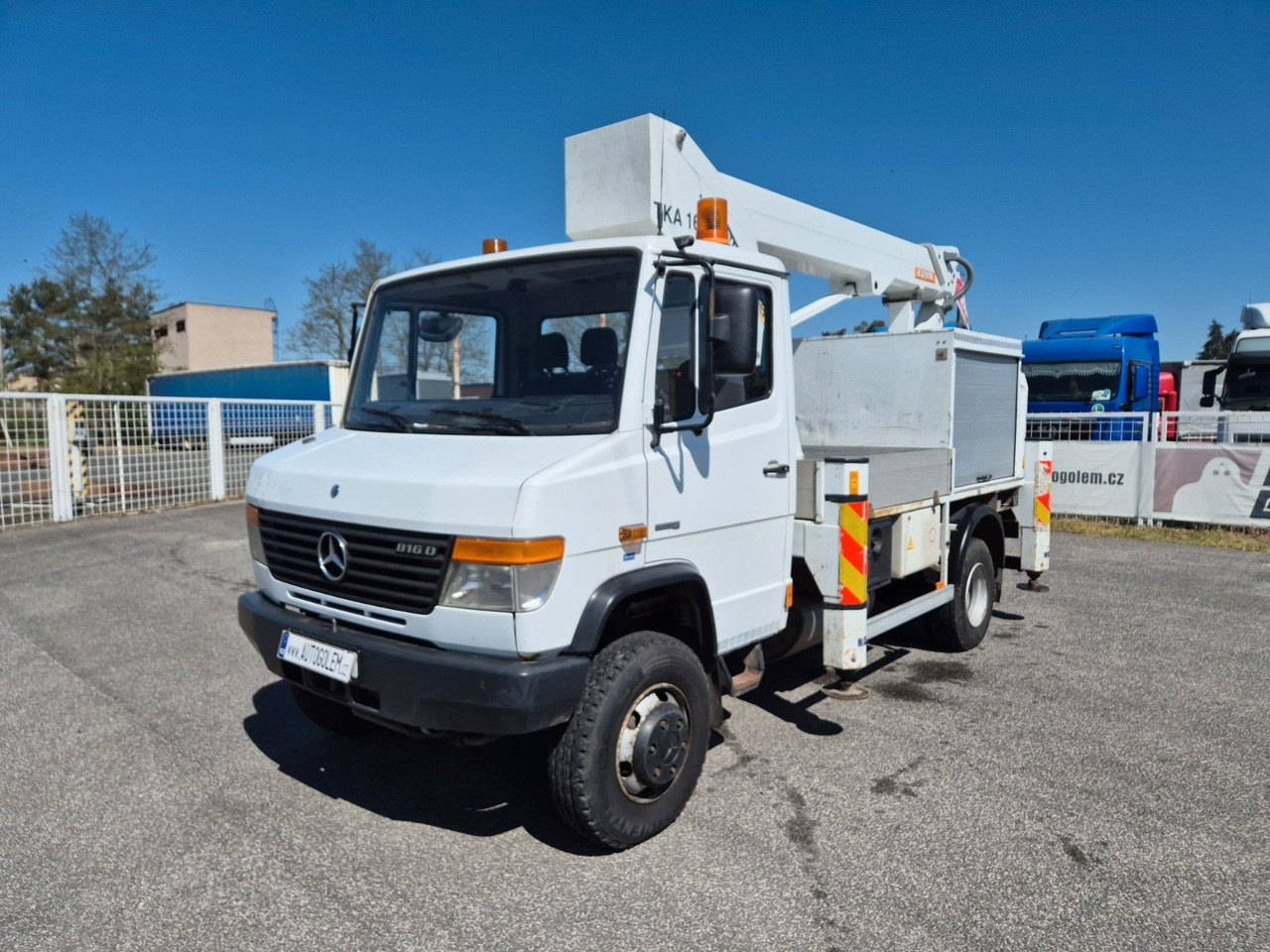 Palfinger TKA 16 - Mercedes-Benz Vario 816 D - Camion avec nacelle: photos 1 Palfinger TKA 16 - Mercedes-Benz Vario 816 D - Camion avec nacelle: photos 1