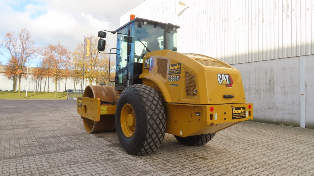 Caterpillar CS66B - Compacteur à pieds de mouton/ Monocylindre: photos 4 Caterpillar CS66B - Compacteur à pieds de mouton/ Monocylindre: photos 4