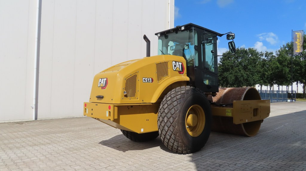 Caterpillar CS66B - Compacteur à pieds de mouton/ Monocylindre: photos 2 Caterpillar CS66B - Compacteur à pieds de mouton/ Monocylindre: photos 2