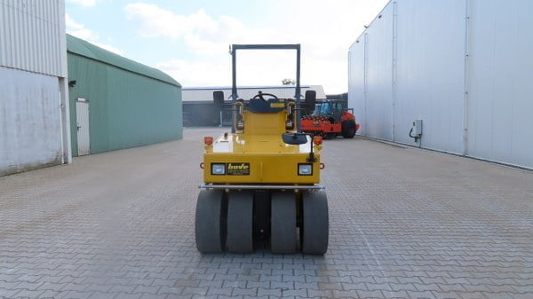 Compacteur à pneus Sakai TS 160-2: photos 7