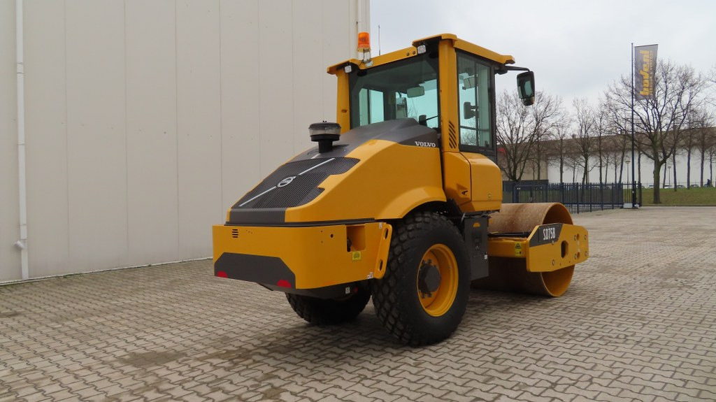 Volvo SD 75 B - Compacteur à pieds de mouton/ Monocylindre: photos 2 Volvo SD 75 B - Compacteur à pieds de mouton/ Monocylindre: photos 2