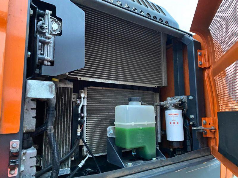 Doosan DX 250 W - Pelle sur pneus: photos 4 Doosan DX 250 W - Pelle sur pneus: photos 4