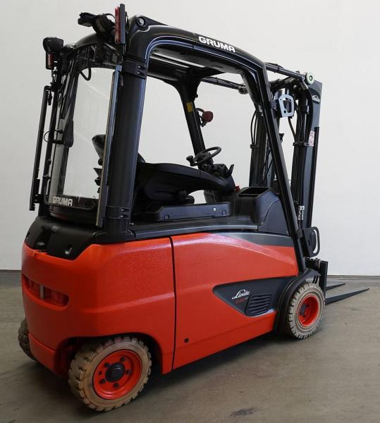 Linde E 20 PH EVO 386-02 - Chariot élévateur électrique: photos 2 Linde E 20 PH EVO 386-02 - Chariot élévateur électrique: photos 2