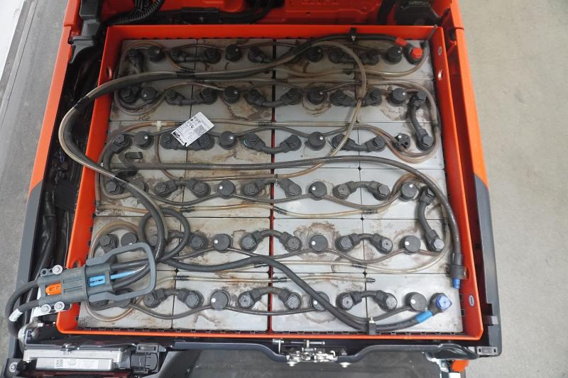 Linde E 20 PL EVO 386-02 - Chariot élévateur électrique: photos 5 Linde E 20 PL EVO 386-02 - Chariot élévateur électrique: photos 5