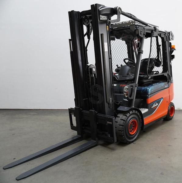 Linde E 25 ION 387 - Chariot élévateur électrique: photos 1 Linde E 25 ION 387 - Chariot élévateur électrique: photos 1