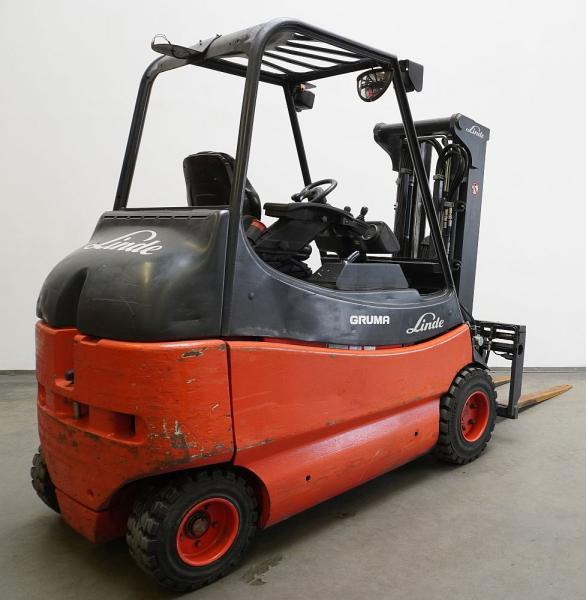 Linde E 30/600 S 336-03 - Chariot élévateur électrique: photos 2 Linde E 30/600 S 336-03 - Chariot élévateur électrique: photos 2
