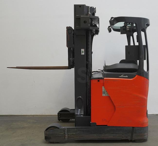 Linde R 16 HD 1120 - Chariot à mât rétractable: photos 4 Linde R 16 HD 1120 - Chariot à mât rétractable: photos 4