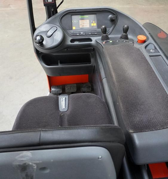 Linde R 16 HD 1120 - Chariot à mât rétractable: photos 3 Linde R 16 HD 1120 - Chariot à mât rétractable: photos 3