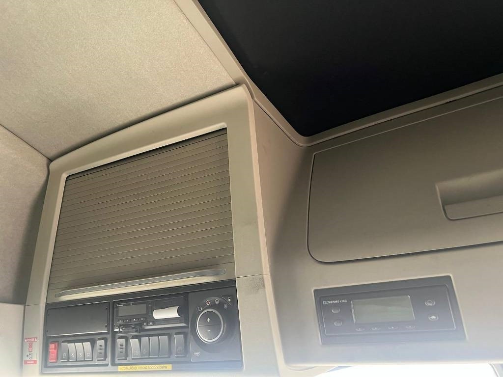 Volvo FH460 serie 0826 - Camion frigorifique: photos 5 Volvo FH460 serie 0826 - Camion frigorifique: photos 5