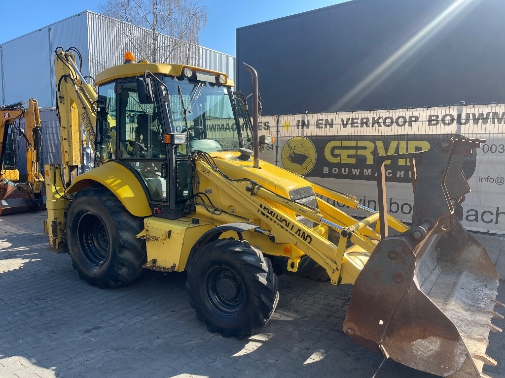 New Holland LB 110 - Tractopelle: photos 1 New Holland LB 110 - Tractopelle: photos 1