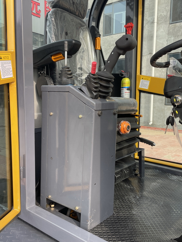 Qingdao Promising CE Telescopic Loader ZL15 - Chargeuse sur pneus télescopique: photos 3 Qingdao Promising CE Telescopic Loader ZL15 - Chargeuse sur pneus télescopique: photos 3