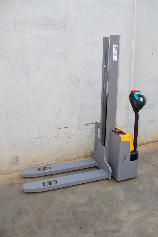 Jungheinrich EJC M10 154 E LI-ION - Gerbeur: photos 2 Jungheinrich EJC M10 154 E LI-ION - Gerbeur: photos 2