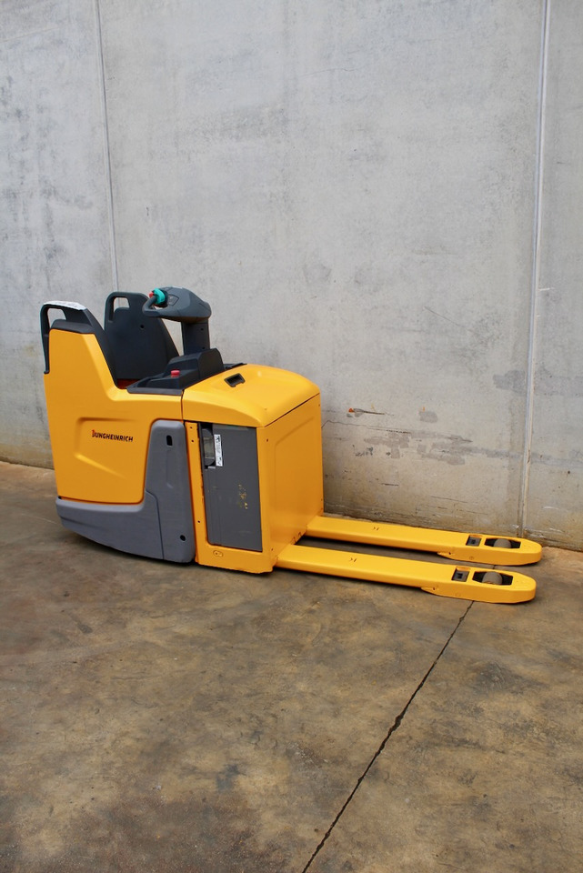 Jungheinrich ERE 225 LI-ION - Transpalette: photos 4 Jungheinrich ERE 225 LI-ION - Transpalette: photos 4