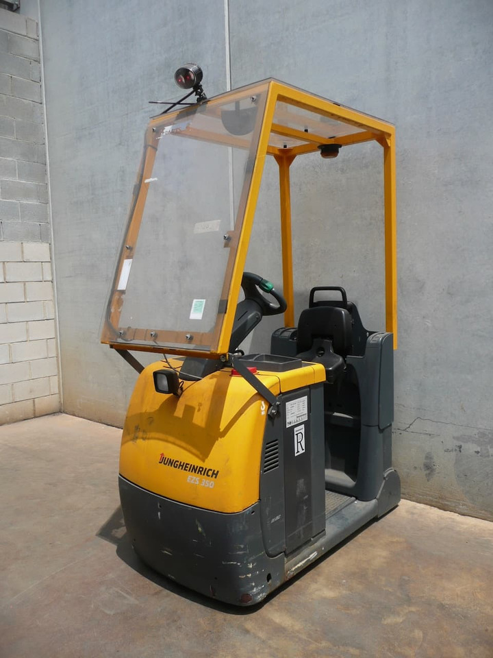 Jungheinrich EZS 350 XL - Chariot tracteur: photos 1 Jungheinrich EZS 350 XL - Chariot tracteur: photos 1