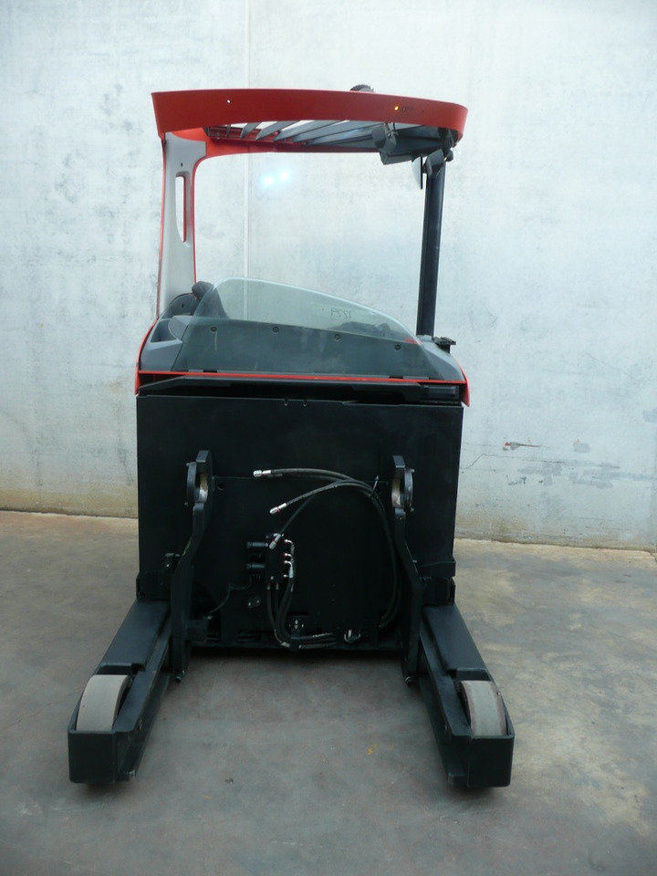 Toyota RRE 160 - Chariot à mât rétractable: photos 5 Toyota RRE 160 - Chariot à mât rétractable: photos 5