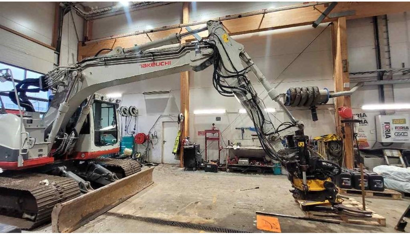 Takeuchi TB 2150 R - Pelle sur chenille: photos 3 Takeuchi TB 2150 R - Pelle sur chenille: photos 3